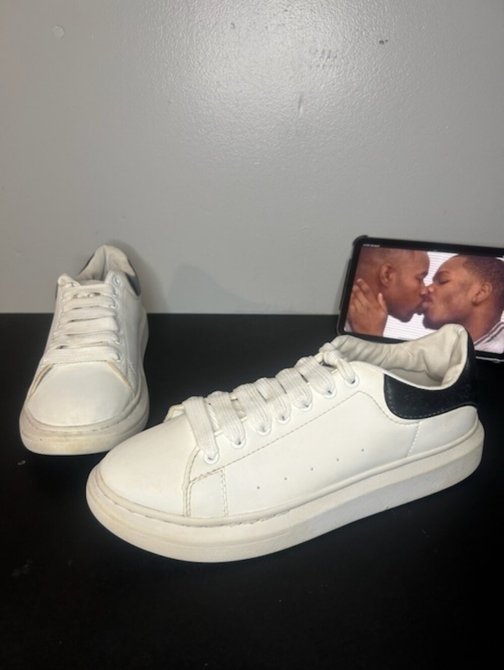 Men's White Low-Top Sneakers with Black Heel Accent Size U.S 10